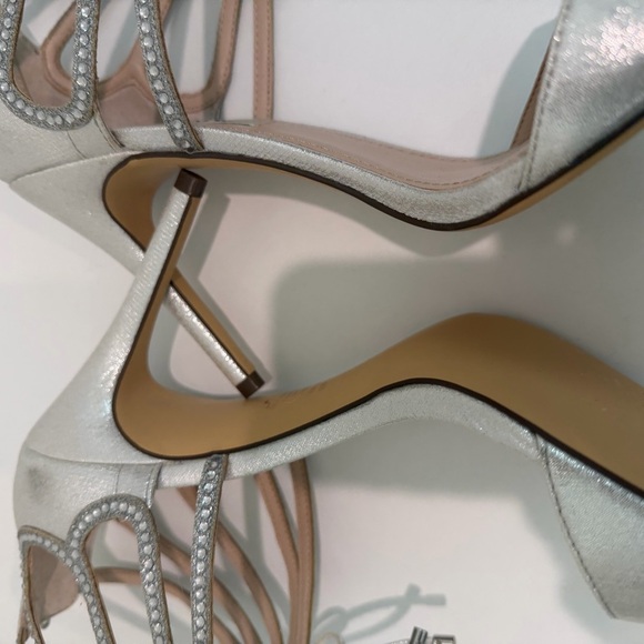 Nina Silver Strappy Heels- brand new in box - Picture 6 of 8